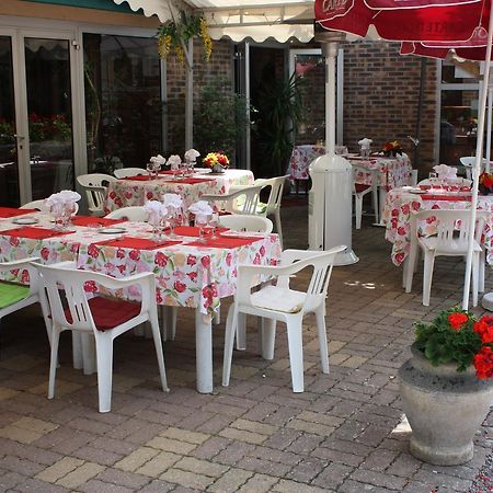 Hotel Les Deux Sapins Cailly-sur-Eure المظهر الخارجي الصورة