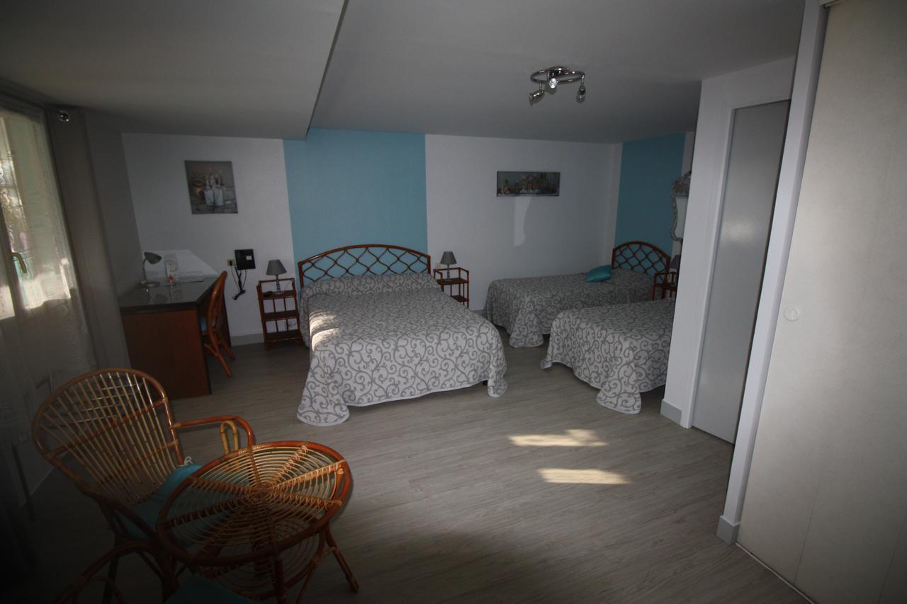 Hotel Les Deux Sapins Cailly-sur-Eure المظهر الخارجي الصورة